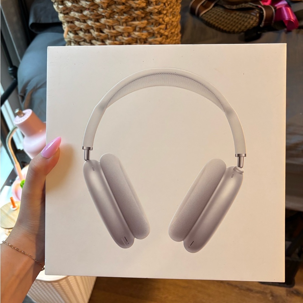 Apple Over-Ear Headphones - White